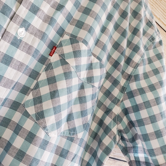 💟❣️ Levi's Blue Plaid Short Sleeve Button Down Casual Shirt Large - Picture 4 of 5